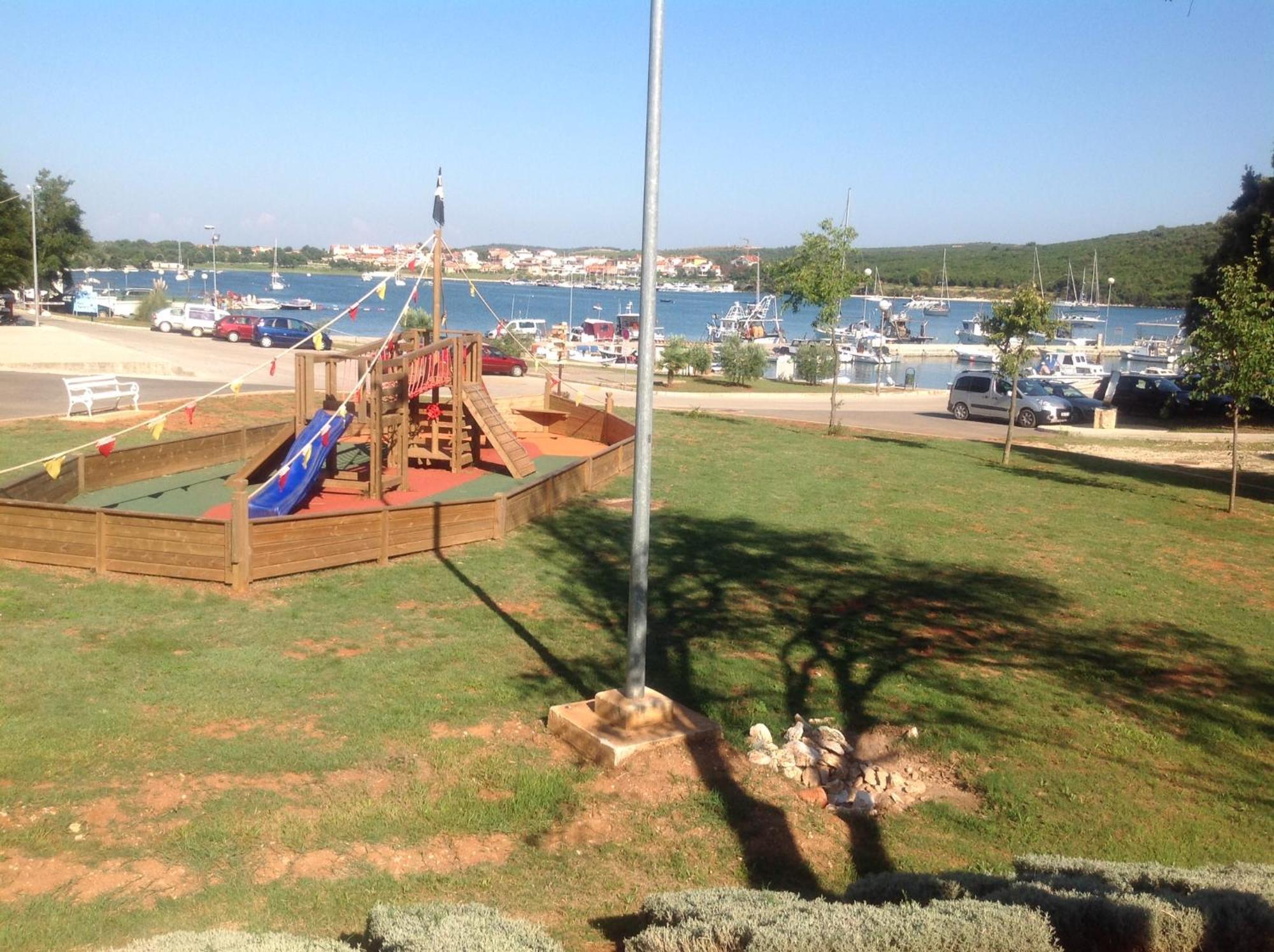 Apartment Ecio Banjole Εξωτερικό φωτογραφία